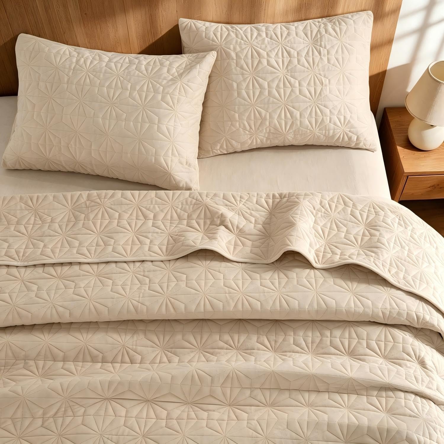 Luxury Velvet Quilt Set Queen Size 3 Piece, Soft Channel Stitch Velvet Comforter Set with 2 Pillow Shams, Lightweight Coverlet Bedspread Bedding Set for All Seasons, Beige