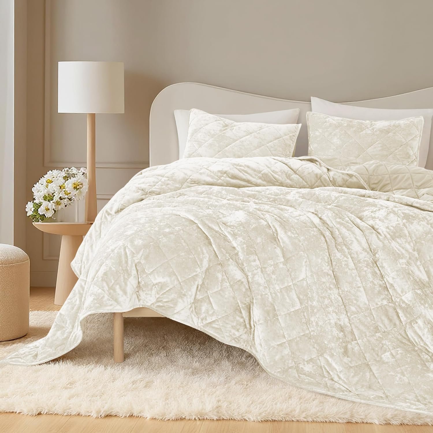 SHALALA Luxury Velvet Quilt Set Queen Size,Ultra Soft Lightweight Summer Velvet Comforter Set, Oversized Bedspread Coverlet with 2 Shams Diamond Pattern,for All Season(Beige,Queen/Full)