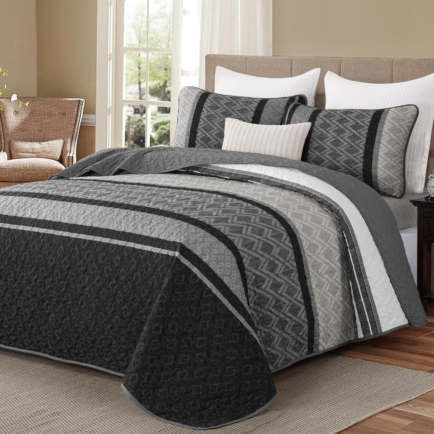 Dinjoy King Size Quilt Set Boho, Soft 3 Pieces Striped Fall Bedspreads Dark Grey Quilts Bedding Sets Boho Lightweight Quilted Coverlets Set Black for Men Bed 110″x90″