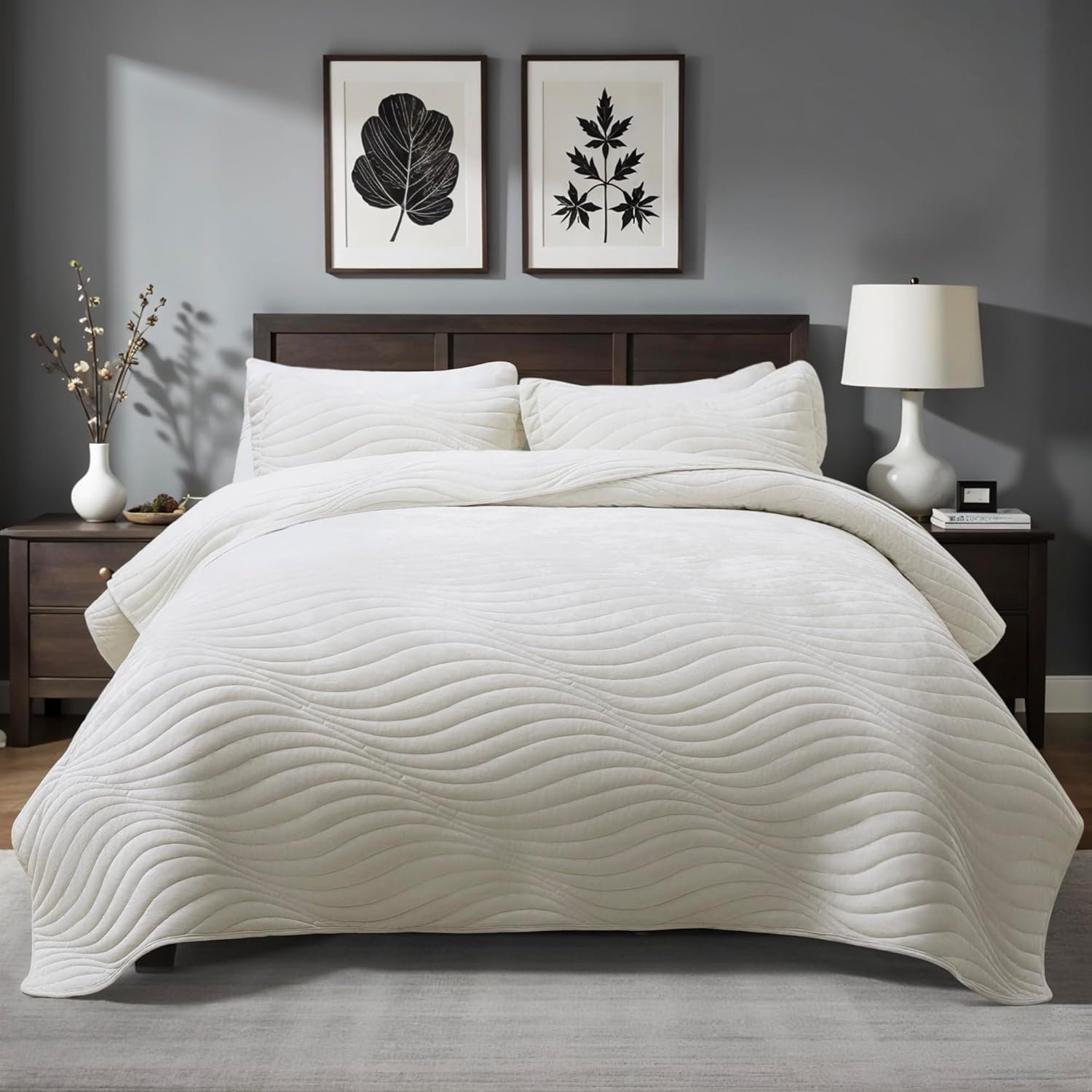 Travan Luxury Velvet Quilt Set King Size, Ultra Soft Velvet Bedding Sets, Lightweight Quilted King Quilt Bedding Set, Oversized Bedspread Coverlet with 2 Shams for All Season, Cream White
