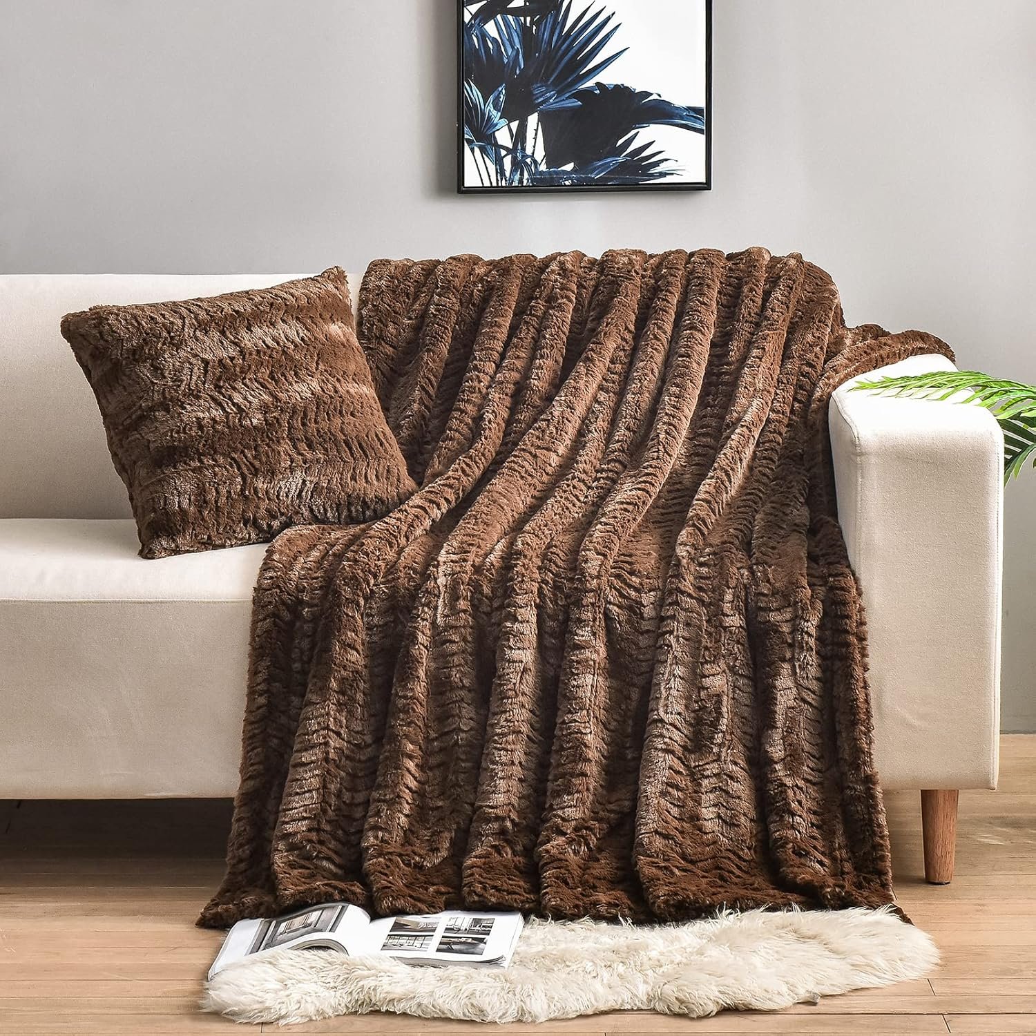 YUSOKI Luxury Double Sided Faux Fur Throw Blanket,700GSM Ultra Soft Fuzzy Thick Throw,Fishbone Pattern, Machine Washable, Cozy Plush Blanket for Couch Bed Home Decor(Brown,50″ x 63″)