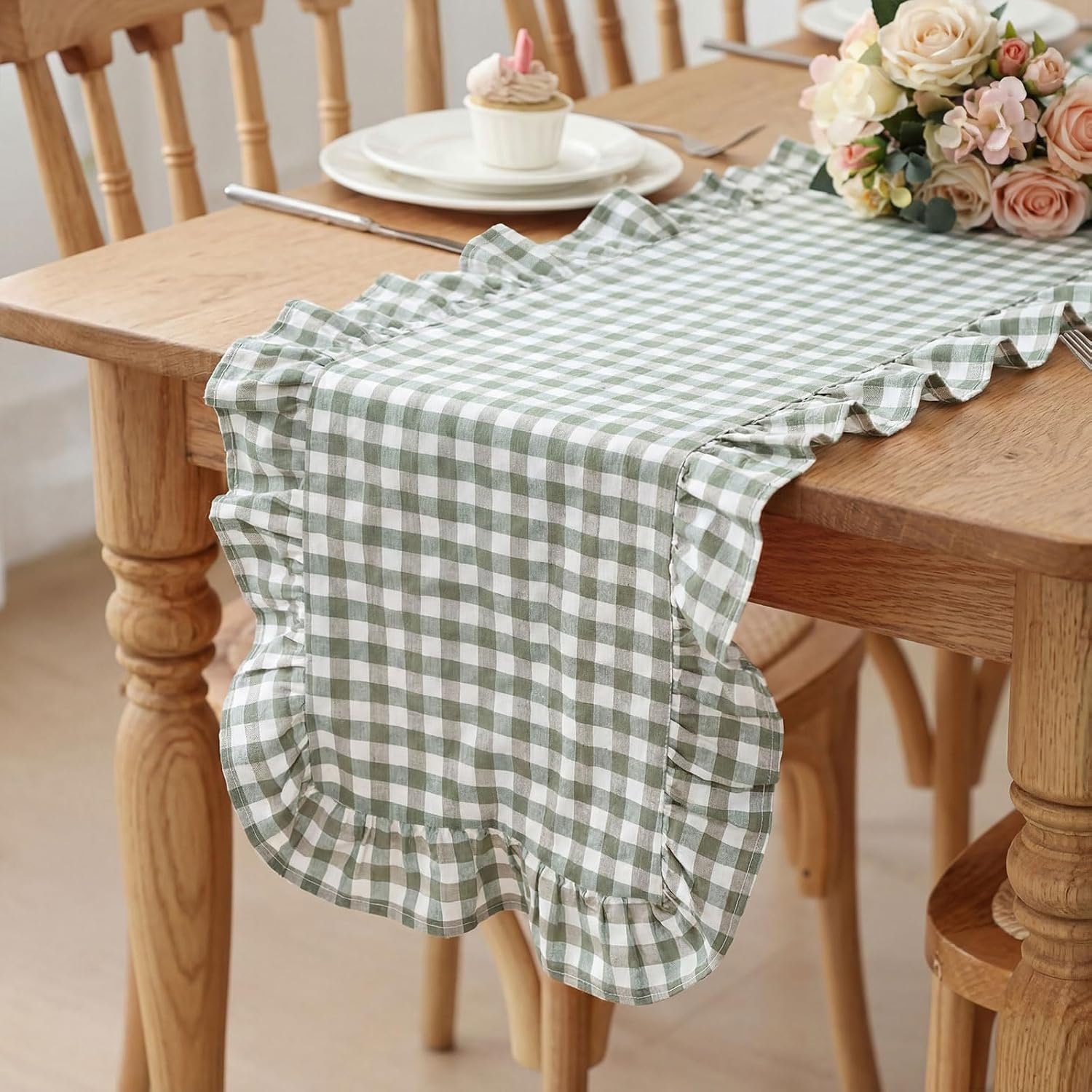 HunnmingRe 1 Pcs Sage Green Plaid Gingham Ruffle Table Runner 118 x 13.8” Farmhouse Table Runner 100% Cotton Scalloped Long Dresser Scarves for Dining Room, Wedding, Kitchen Rustic Home Decor