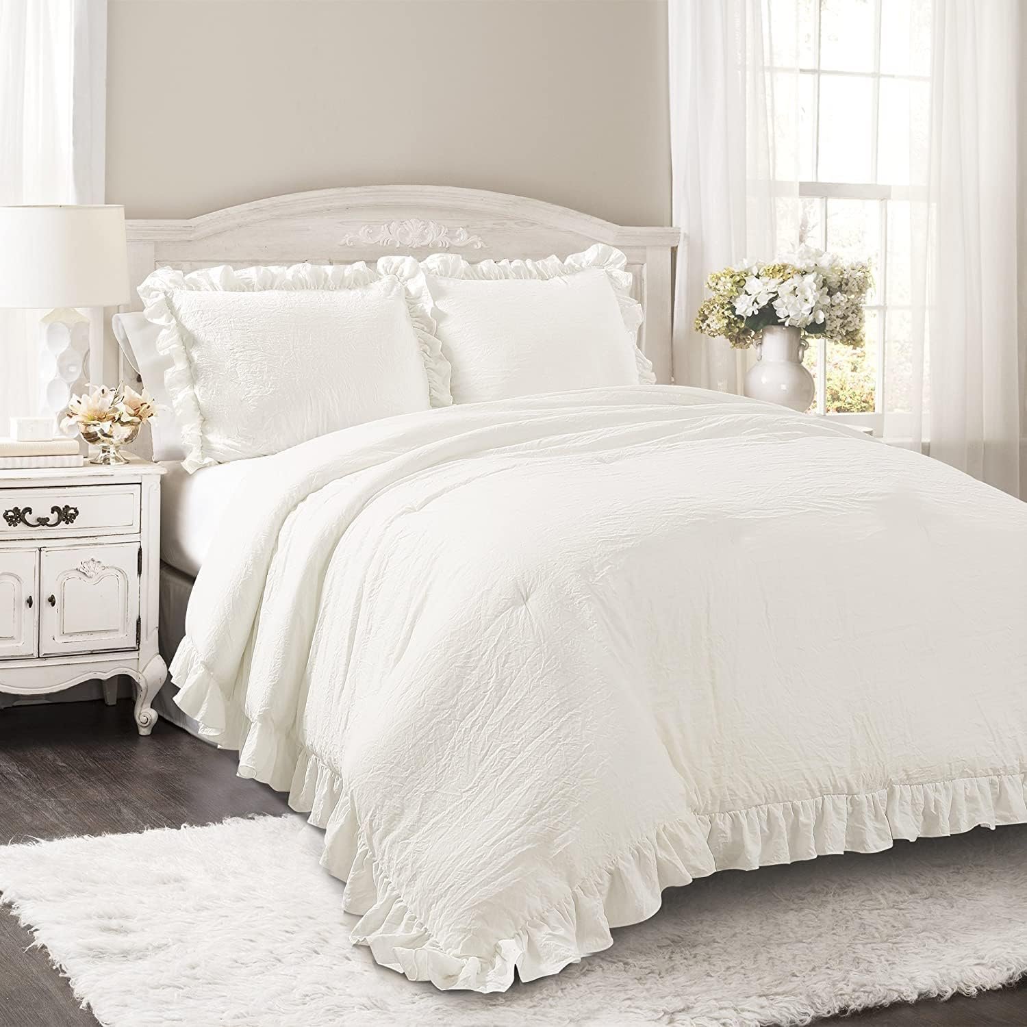 Lush Decor Reyna Ruffle Comforter Set – 3 Piece Cozy Ruffled Bedding Set – Timeless Elegance and Comfort for Bedroom – King, White