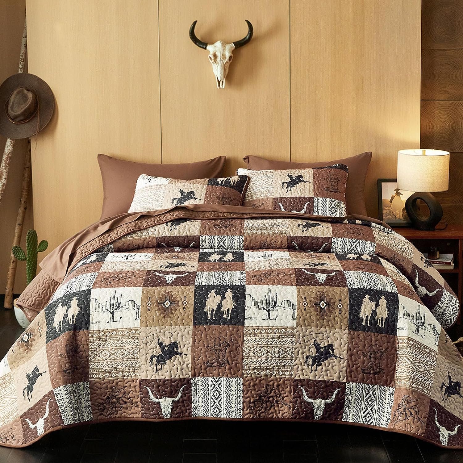 Wake In Cloud – Western Quilt Set, Southwestern Aztec Country Horse Cowboy Rustic Ranch Pattern Printed, Reversible Lightweight Bedspread Coverlet, 3 Pieces, Tan Brown, Queen/Full Size