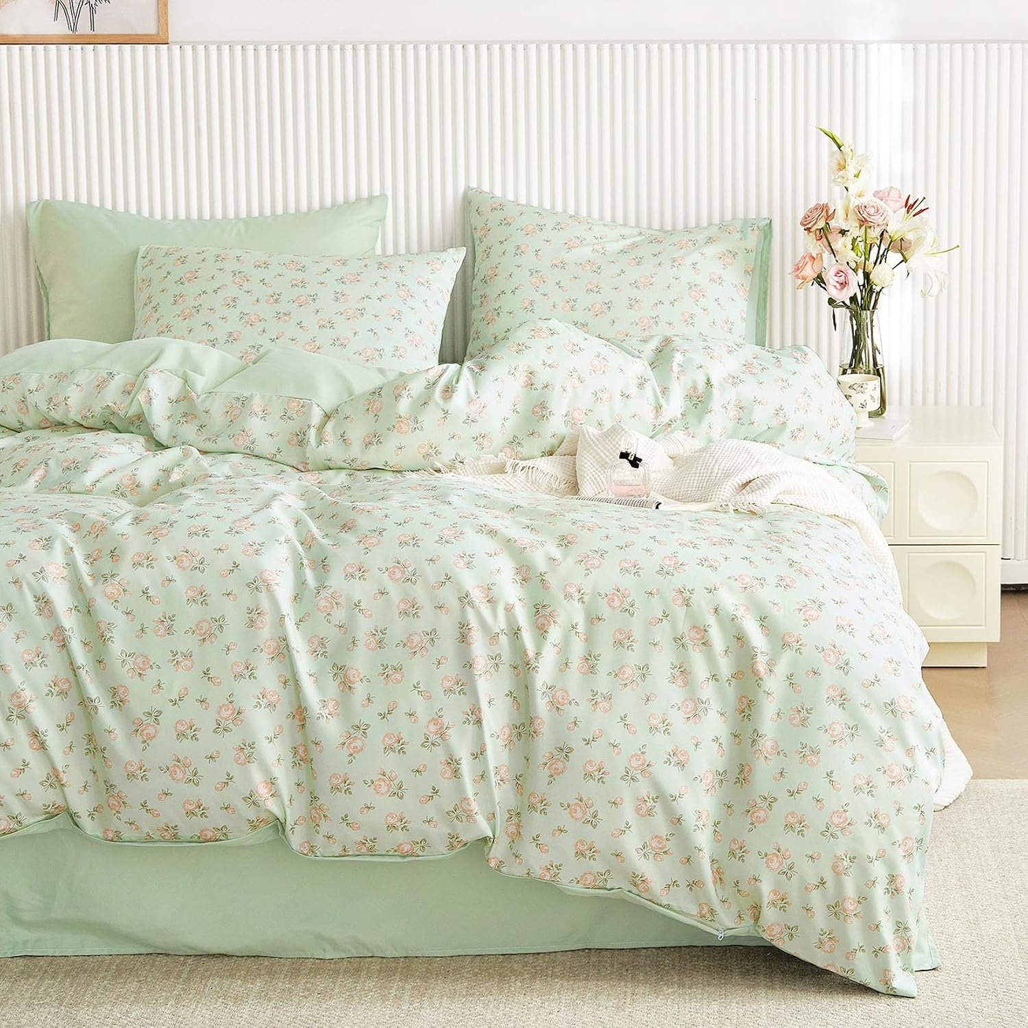 Wake In Cloud – Coquette Duvet Cover Set, Floral Cottagecore Flower Shabby Chic Cute Aesthetic, Soft Lightweight Bedding for Women Teen Girls, 3-Piece, Green Pink, Queen Size