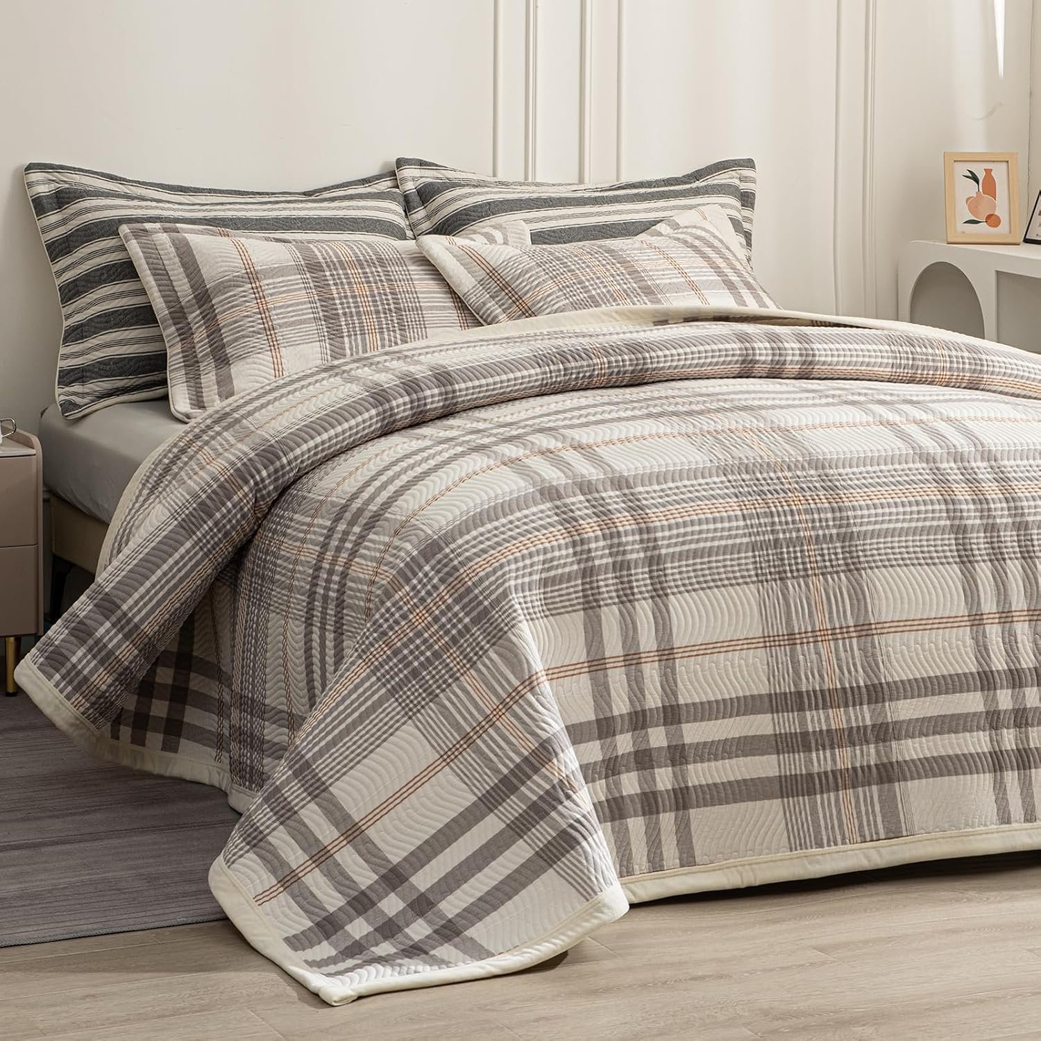 tohrisa Cotton Plaid Quilt Set, Ultra Soft 3 Pieces Queen Size Bedding with 2 Pillow Shams, Lightweight Reversible Coverlet Bedspread with Wave Quilting for Summer, 90″x96″, Grid-Grey White