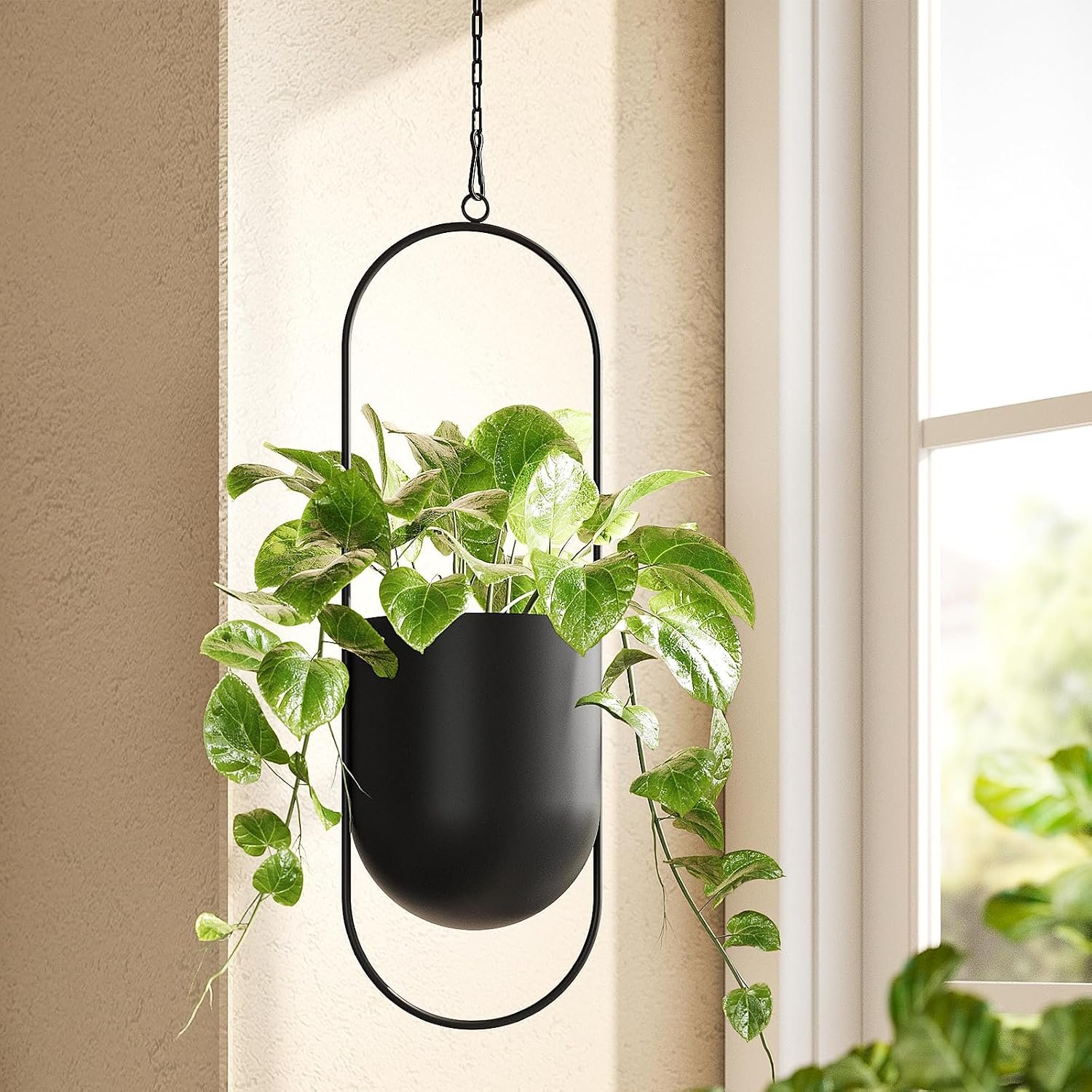 Bamworld Black Hanging Planters for Indoor Outdoor Plants Metal Hanging Pots for Plants 5.5 Inch Modern Hanging Baskets Window Plant Hanger Ceiling Hanging Flower Pots with Chain for Wall Decor