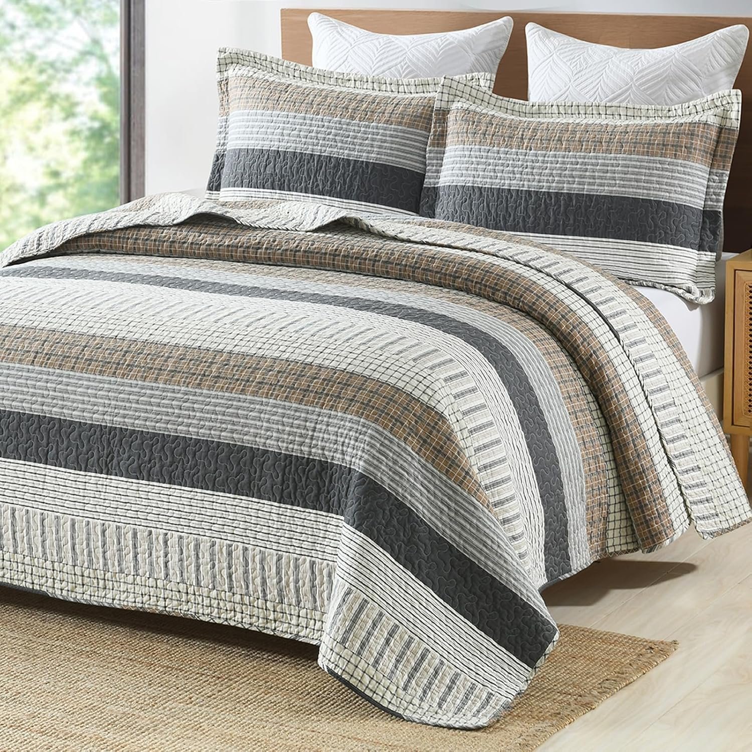 PANGUSHAN 100% Cotton Quilt Set King Size, Patchwork King Quilt Bedding Set Bedspreads, Farmhouse Lightweight Comforter Reversible Quilt, White/Brown/Grey Bed Spread for All Season, 3 Pieces