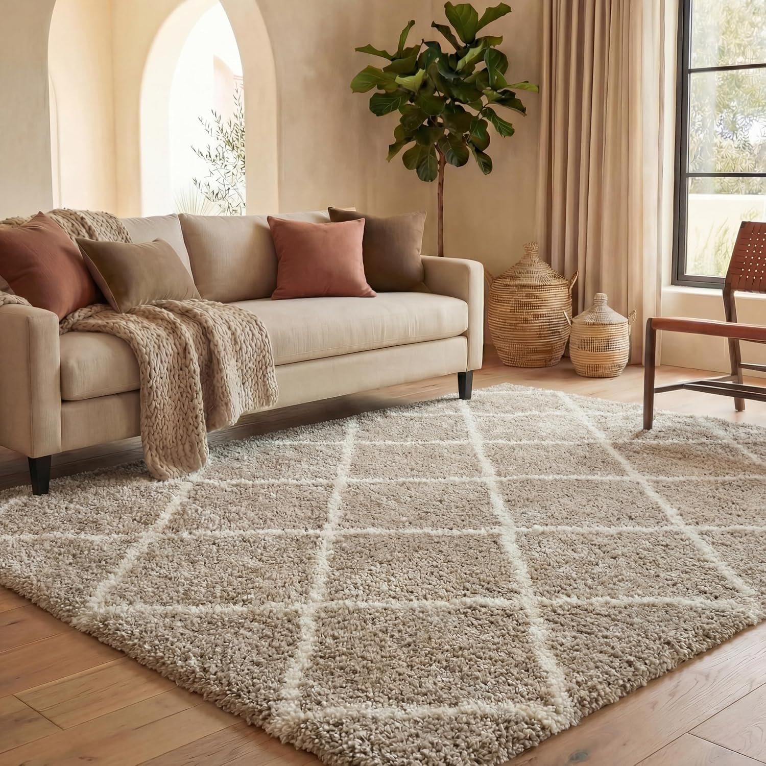 SAFAVIEH Area Rug 8×10 – Hudson Shag Collection – Large – Beige & Ivory, Trellis Pattern, Non-Shedding & Easy Cleaning, Ultra Plush Thick Pile, Ideal for Living Room, Bedroom, Dining Space (SGH281S)