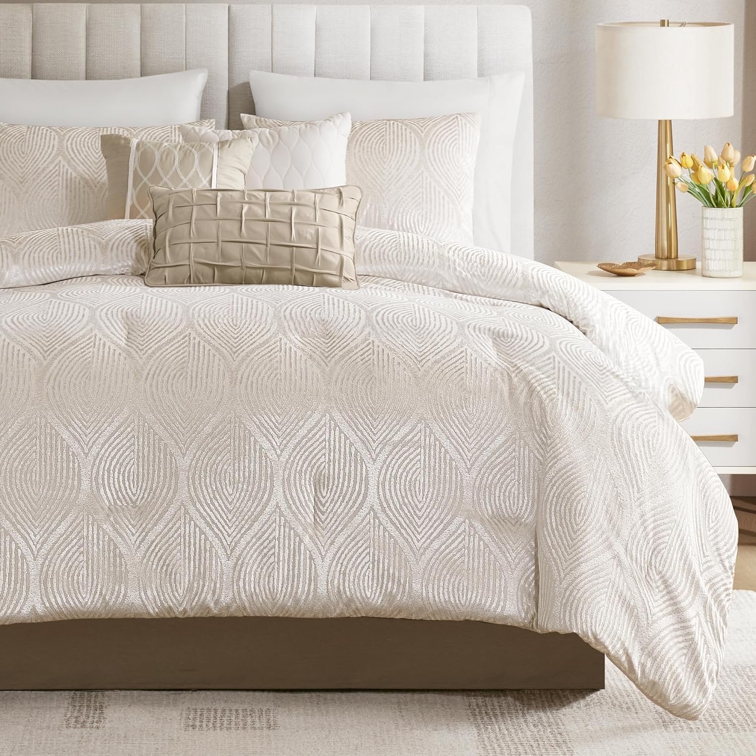 Madison Park 7-Piece Velvet Comforter Set, Jacquard Bedding Sets for All Season, Includes Comforter, Bed Skirt, Pillow Shams and Decorative Pillow, Queen/King/Cal King, Nocturne, Champagne